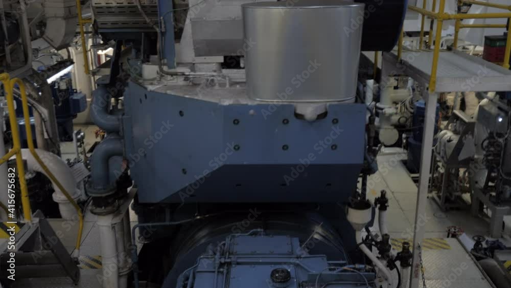 Vibration on shaft generator and main engine in engine room Vibration on shaft generator and main engine in engine room