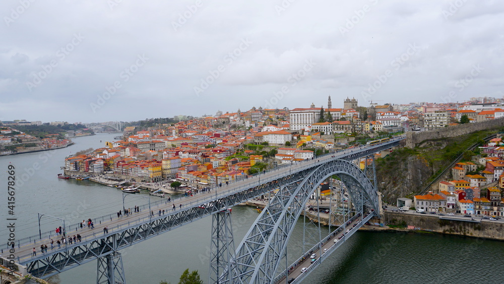 Porto, Portugal - Ponte Luíz I: it is a bridge in metallic structure with two decks, built between the years 1881 and 1888. River Douro