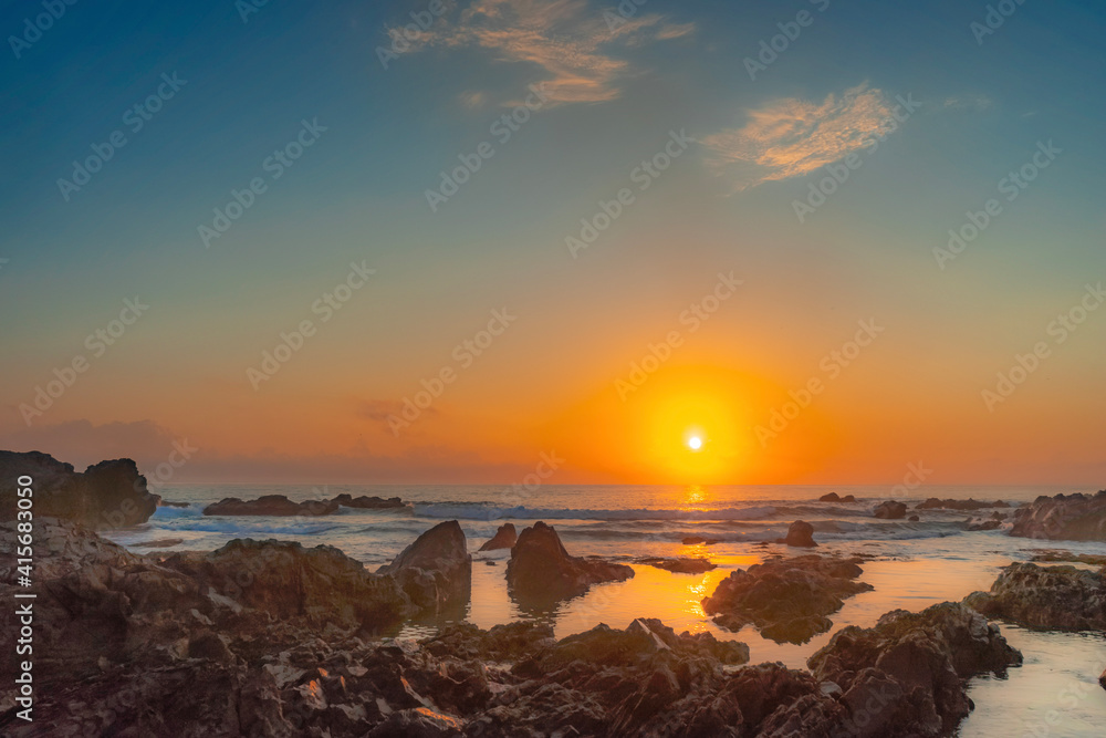 Obraz premium sunset over the sea