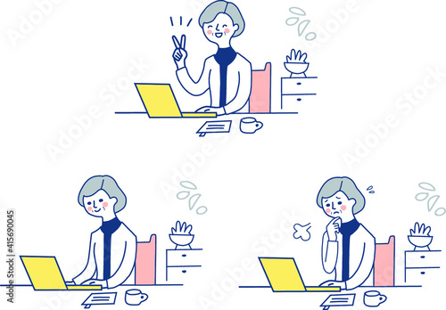 リモートワークをする中高年女性のさまざまな表情　セット