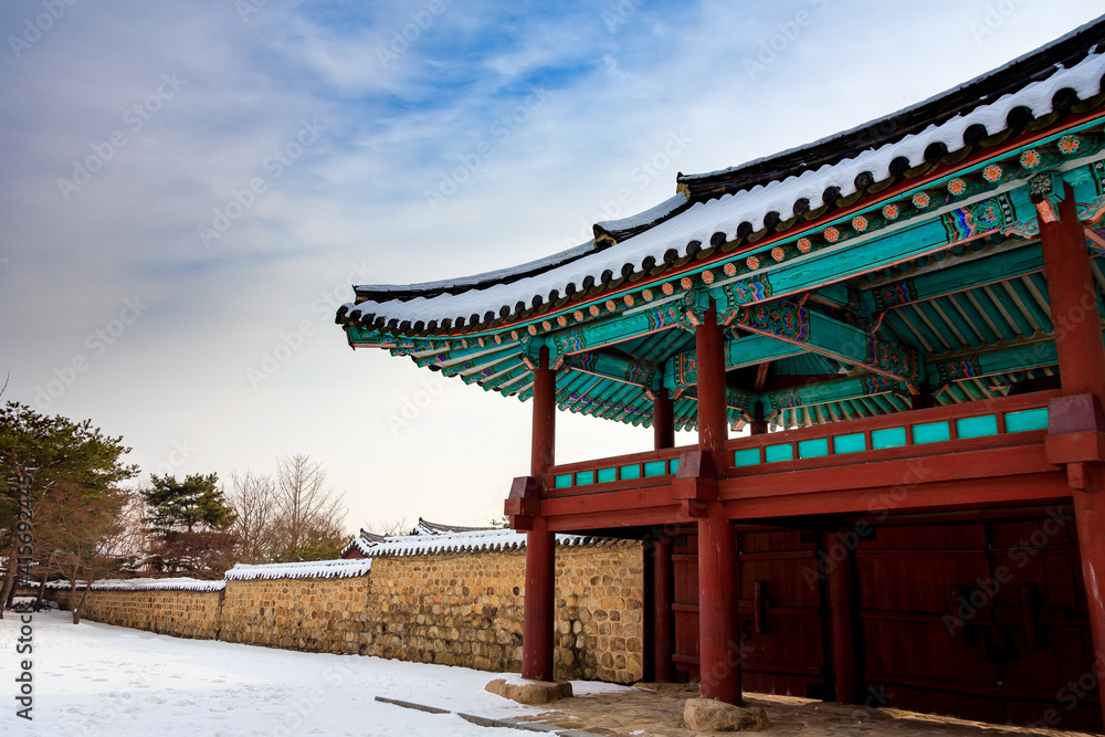 Naklejka premium 부여 부소산성의 겨울 유네스코