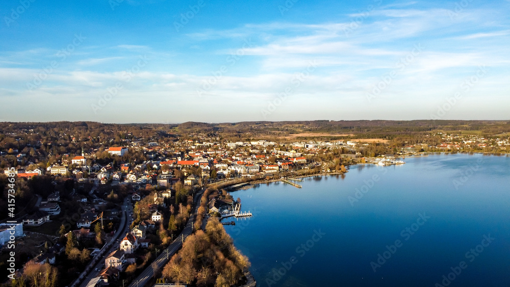 Blick auf Starnberger Ufer mit Starnberger See Blick auf Starnberger Ufer mit Starnberger See