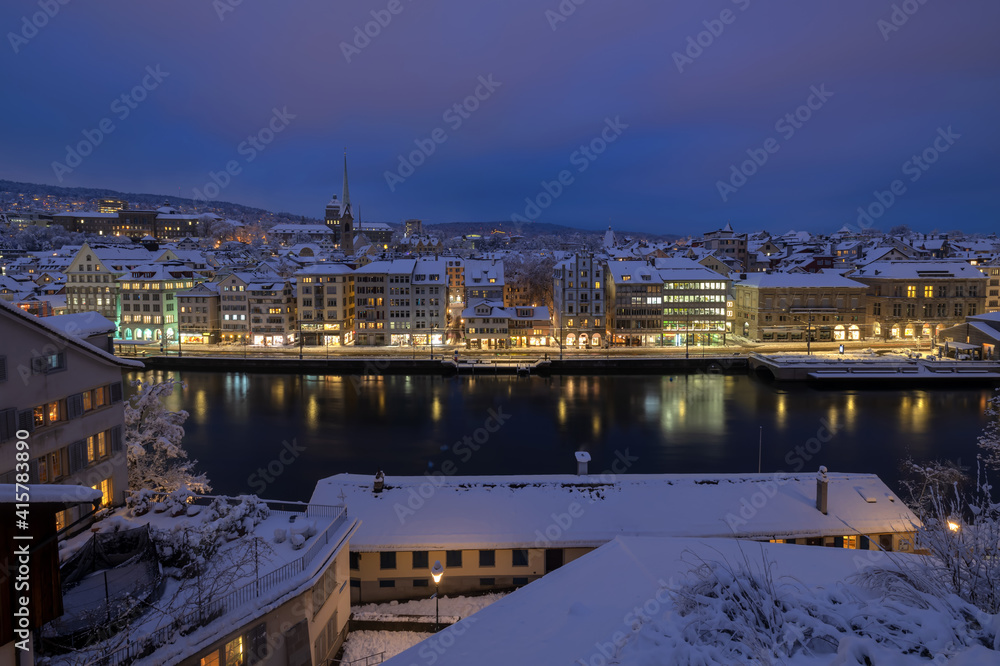 Naklejka premium Zürich by NIGHT