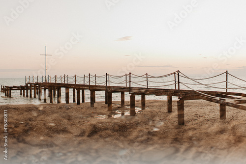 Steg am Sandstrand Mittelmeerküste © Juliane
