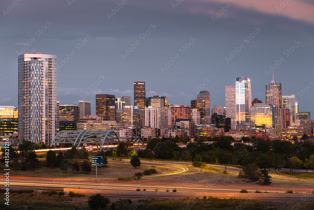 Obraz premium Denver skyline at night