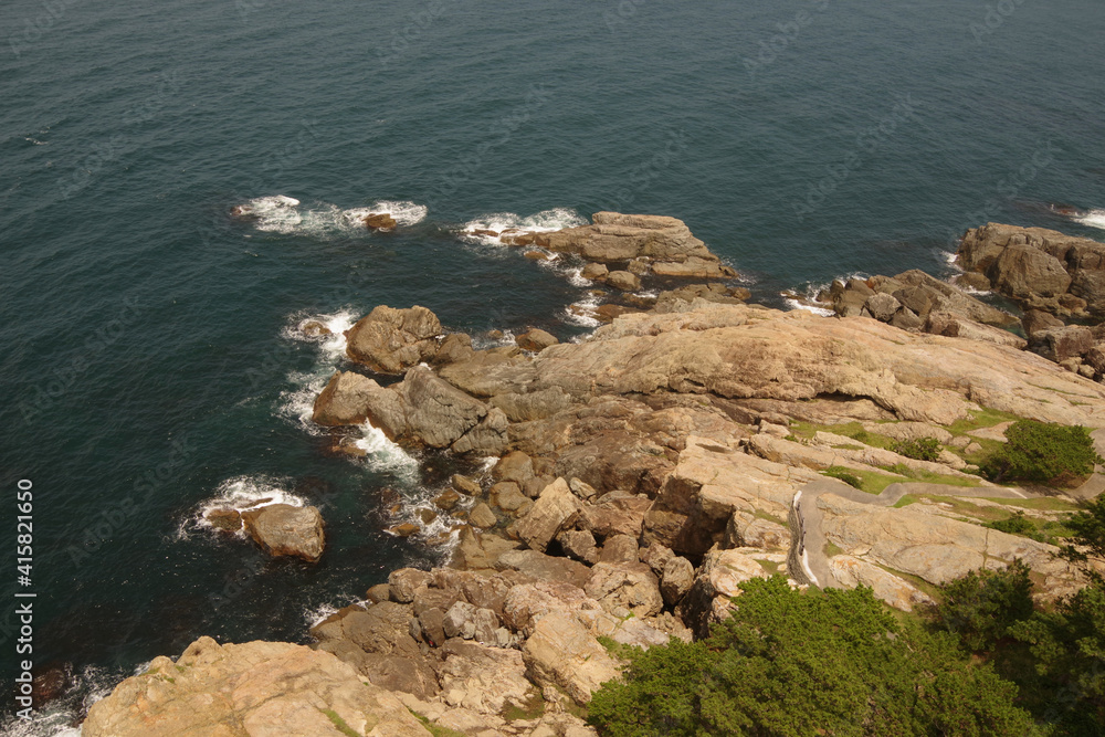 日本 岸壁と海 島根県の海 日本海 日本 岸壁と海 島根県の海 日本海