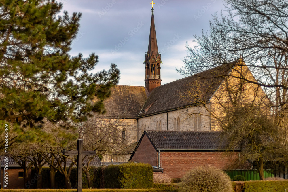 Blick vom Friedhof auf die Klosterkirche Loccum Blick vom Friedhof auf die Klosterkirche Loccum