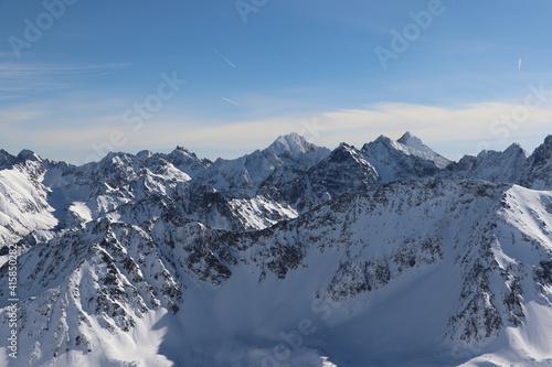 Fototapeta Naklejka Na Ścianę i Meble -  Tatry Polskie zimą, szczyty gór, widok z Koziego Wierchu