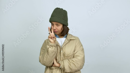 Wallpaper Mural Young brunette woman looking front over isolated background Torontodigital.ca