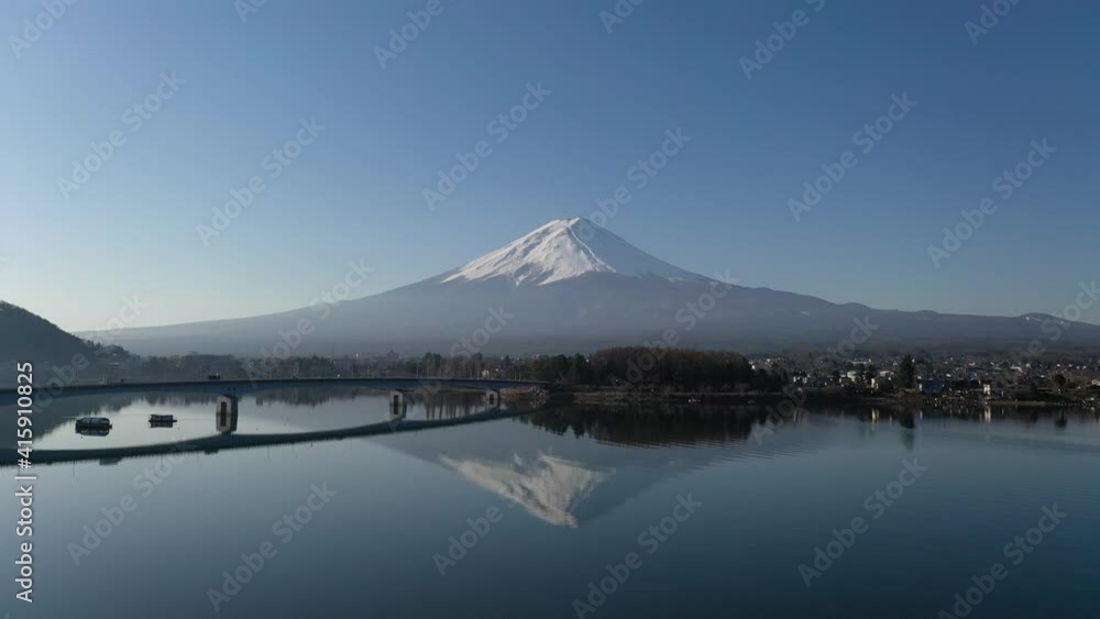 富士山　河口湖　河口湖大橋　反映　湖面