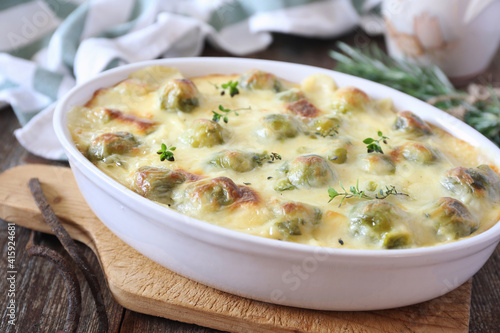 Фотография Vegetable brussels sprouts gratin with bechamel sauce