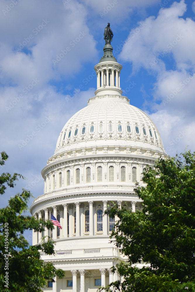 Obraz premium U.S. Capitol Building on a cloudy day - Washington D.C. United States of America