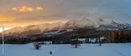 Fototapeta Naklejka Na Ścianę i Meble -  Beautiful mountain landscape during romantic winter sunrise - Tatra Mountains, Poland
