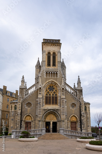Vue extérieure de l'église Sainte-Eugénie à Biarritz, France © HJBC