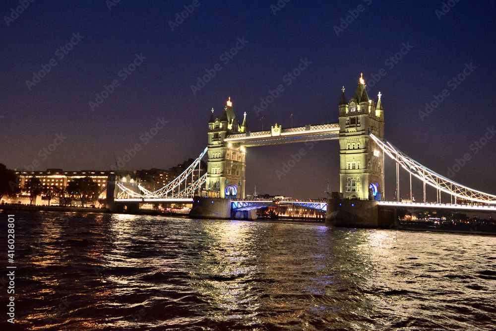 Obraz premium tower bridge at night - London, England, United Kingdom