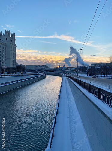 The mouth of the Yauza River. Ustinskaya Embankment, Moscow