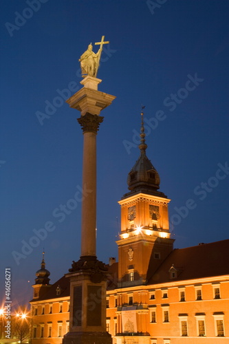 Castle Square (Plac Zamkowy), the Sigismund III Vasa Column and Royal Castle, Old Town (Stare Miasto), UNESCO World Heritage Site, Warsaw, Poland, Europe photo