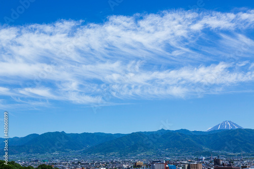 富士山と町並み © KoZ