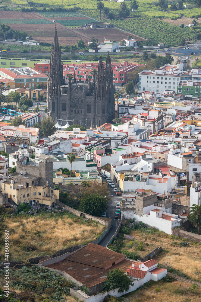 Vista general del pueblo de Arucas en la isla de Gran Canaria
