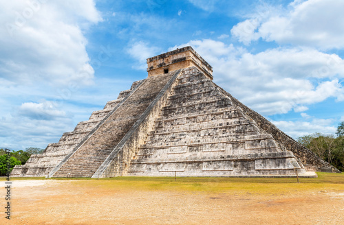 Kukulkan maya pyramid, Chichen Itza, Mexico.