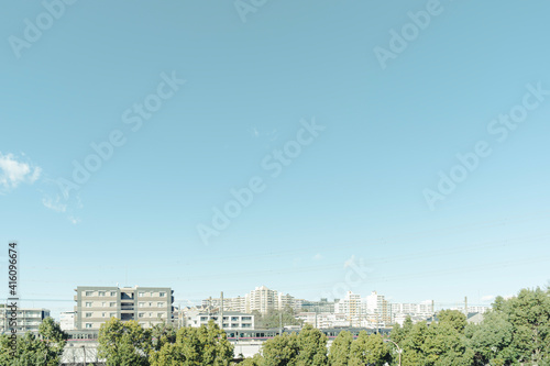 日本の住宅街と空