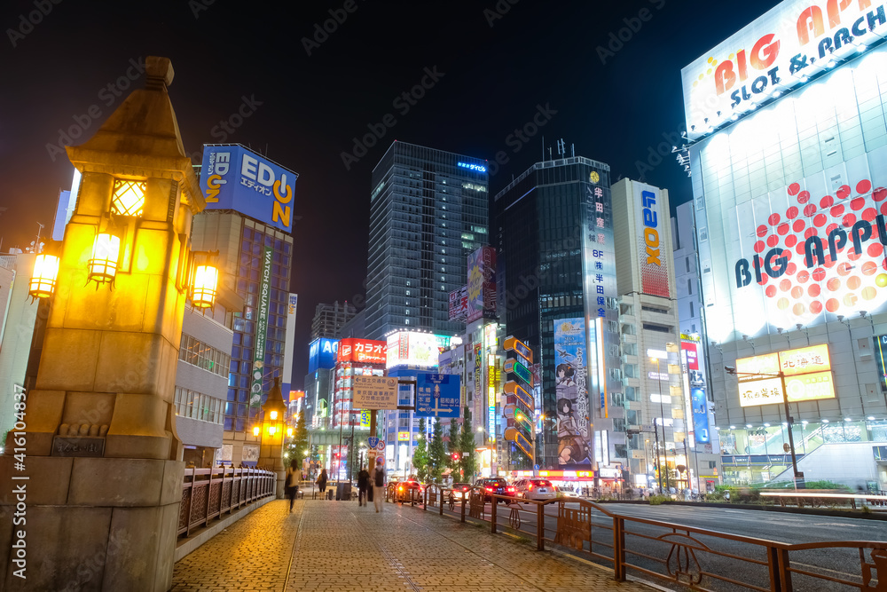 東京 夜の秋葉原 電気街の街並み 18年8月10日 Stock Photo Adobe Stock