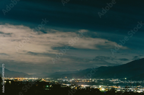 山梨県韮崎市,夜の街なみ,日本 © KoZ
