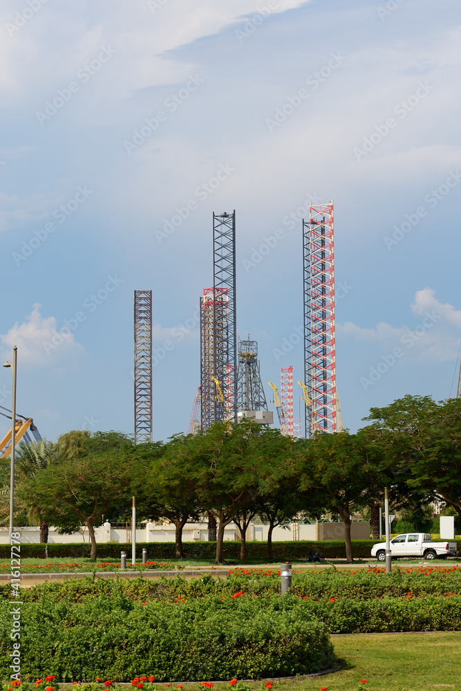 Obraz premium Oil drilling site at the Jumeirah shore, Dubai, UAE