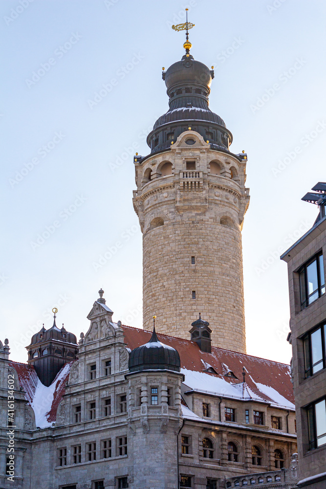 Fototapeta premium Neues Rathaus in Leipzig im Winter. 