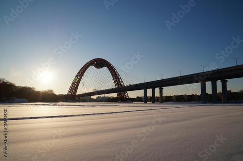 Fototapeta Naklejka Na Ścianę i Meble -  red picturesque bridge in moscow