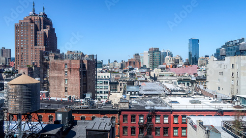 Quadro su tela View of New York skyline with rich variation of building structure, material, si