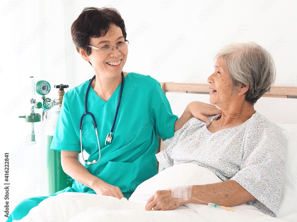 Fototapeta premium doctor examining patient