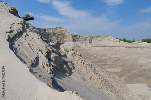 Sand quarry with hydraulic fill