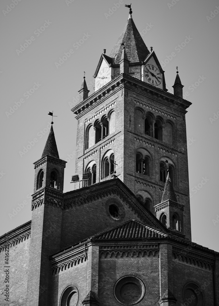 Obraz premium Foto scattata nel centro storico di Alba (CN).