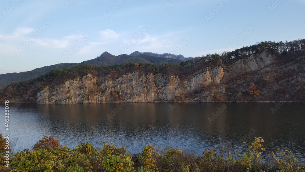 Fototapeta premium Korea beautiful mountains rivers and cliffs