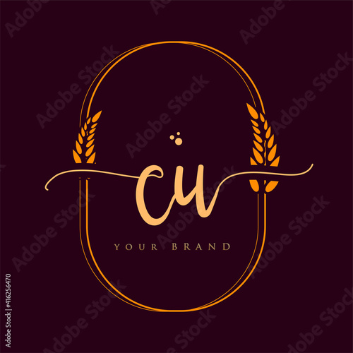 CU Initial handwriting logo. Hand lettering Initials logo branding with wreath, Feminine and luxury logo design isolated on elegant background.