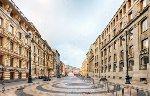 Fototapeta Naklejka Na Ścianę i Meble -  Passage in Arch of General Staff Building on Bolshaya Morskaya Street to Palace Square in Saint Petersburg, Russia
