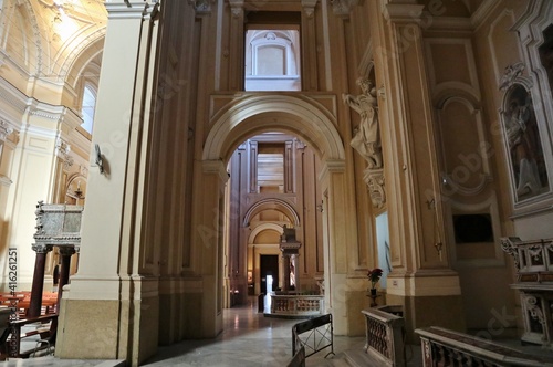 Napoli - Navata sinistra della Chiesa di San Giorgio Maggiore