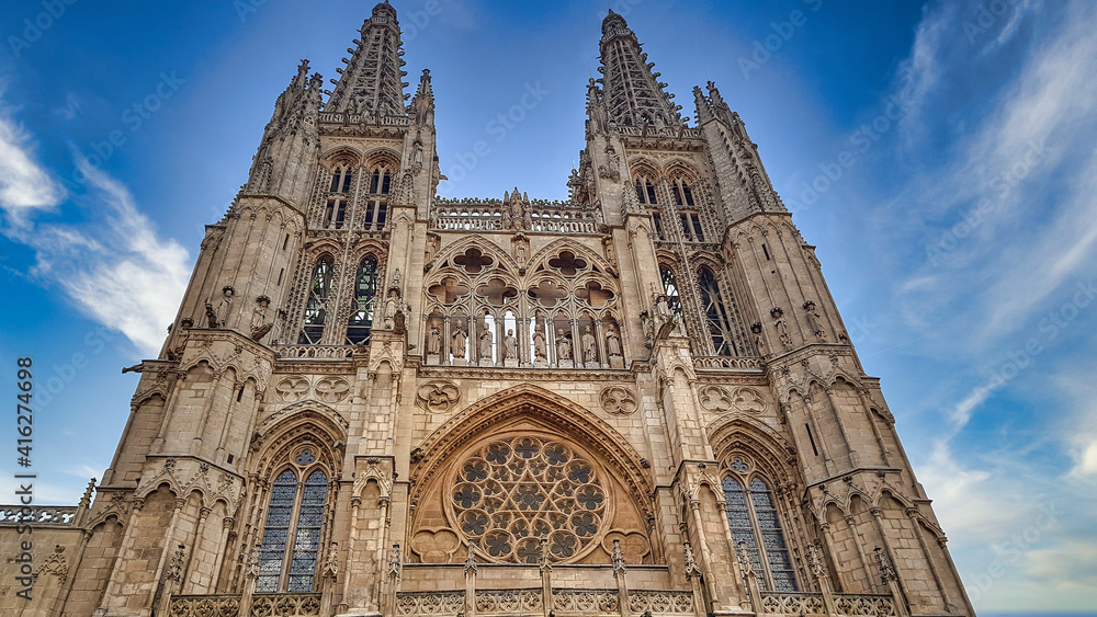 Torres y rosetón catedral de Burgos, de estilo gótico