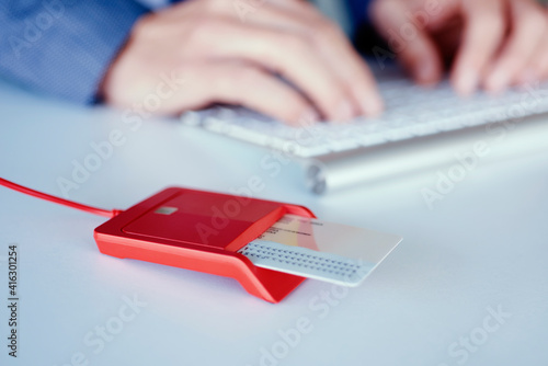 electronic identification in a reader