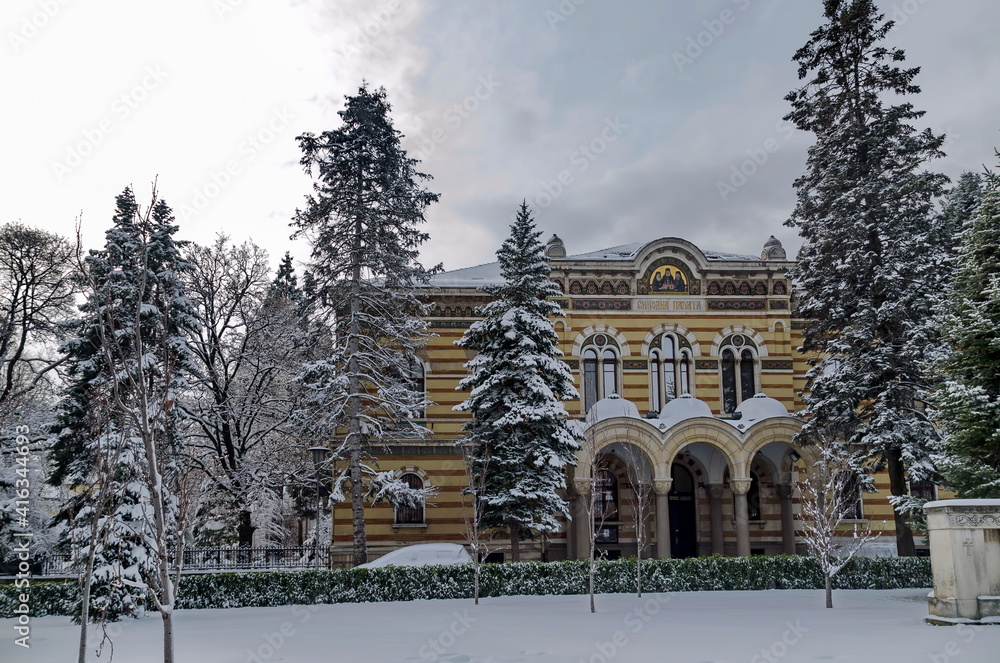 Foto de Winter scene with building of the Holy Synod of the Bulgarian