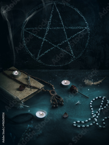 Obraz na płótnie Black magic, the altar with the sign of the pentagram