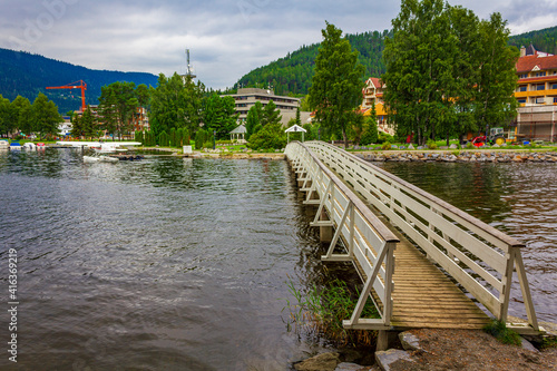 Foto Vesleøye island nature in town Fagernes Fylke Innlandet Norway.