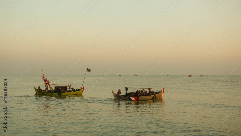 Kapal traditional / Traditional ship 2 Kapal traditional / Traditional ship 2