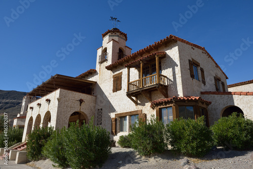 Canvastavla Scotty's Castle,  Death Valley, California