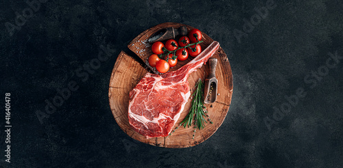Obraz na płótnie a variety of fresh premium beef steaks w salonie