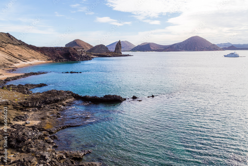 galapagos, bartolome island, pinnacle rock view