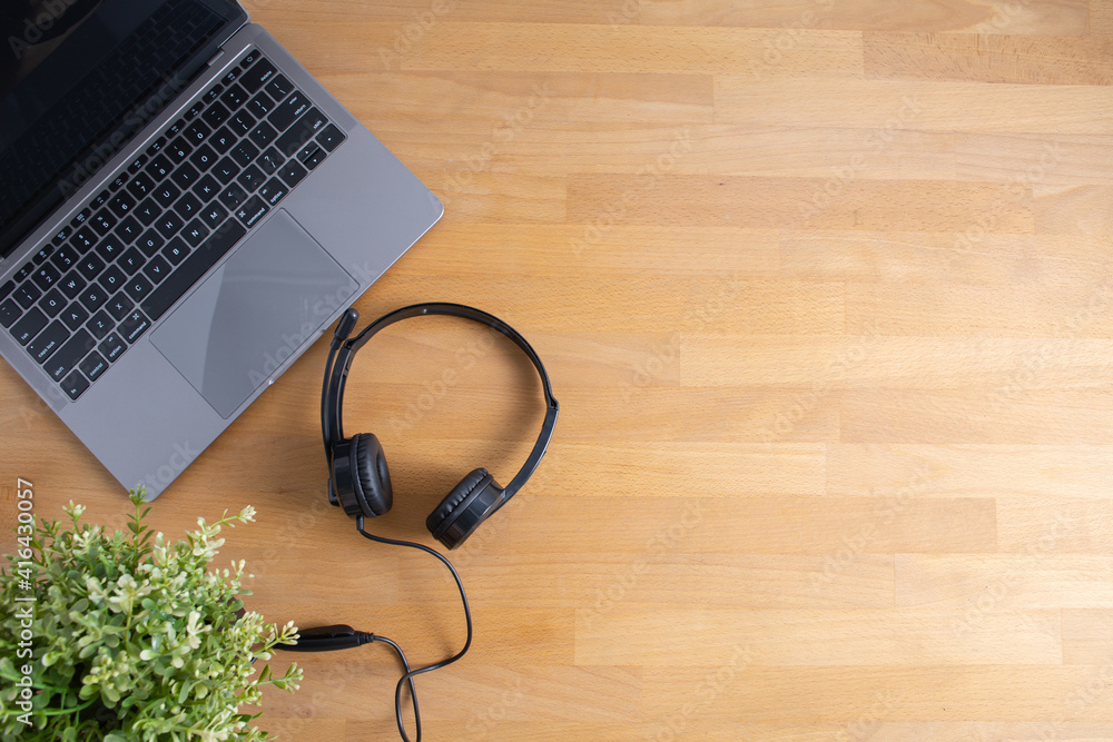 Call center and customer service support with VOIP headset Call center and customer service support with VOIP headset