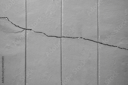 crack of polish concreat floor 01