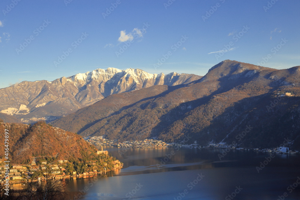 Panorama del Lago di Lugano con il borgo di Morcote e Monte Generoso, Svizzera Italiana, sullo sfondo
